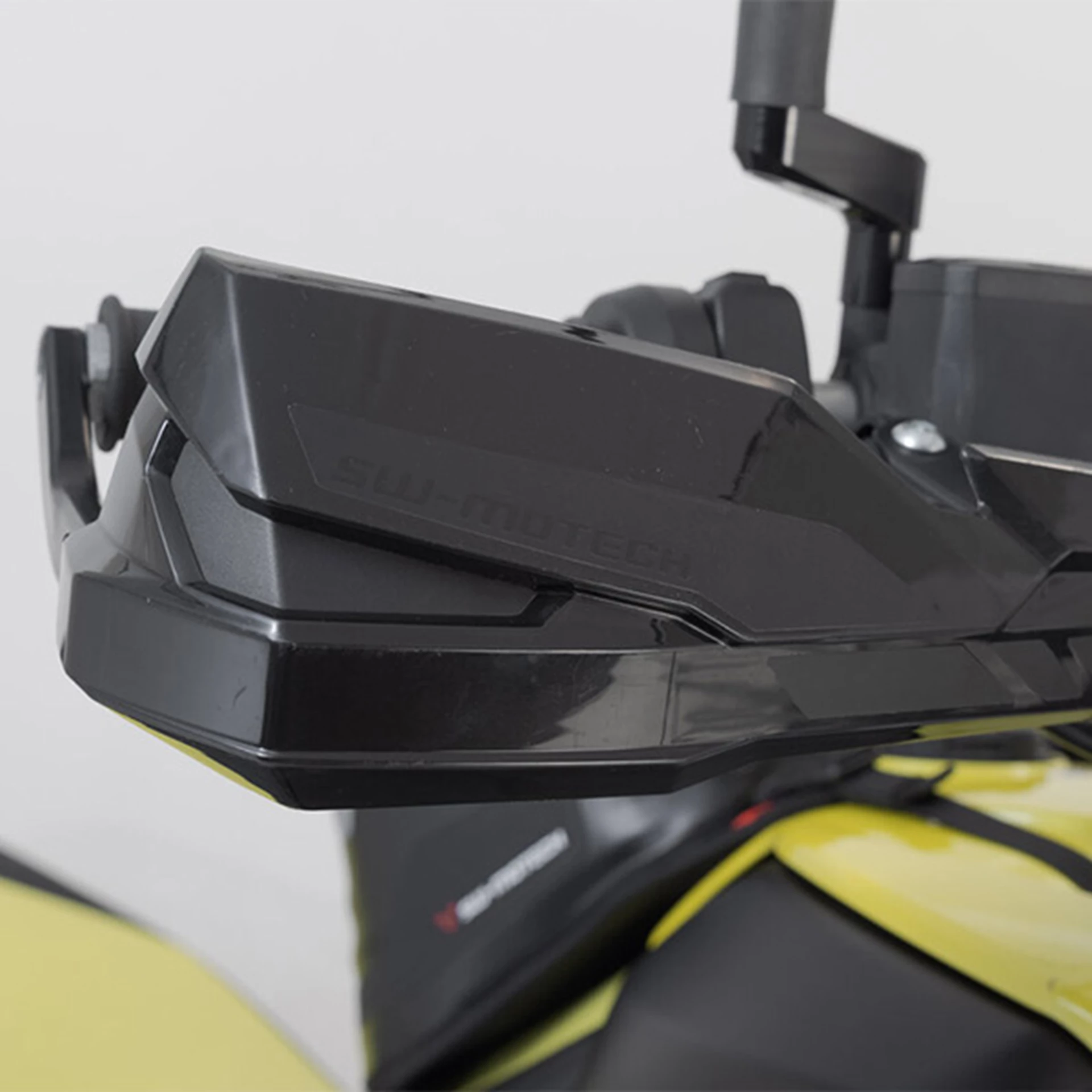 Adv 13 849 76000 4 Xl