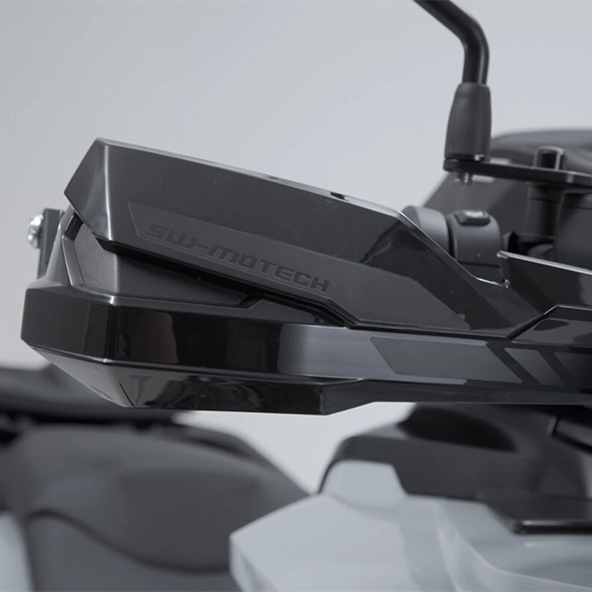 Adv 07 954 76000 3 Xl