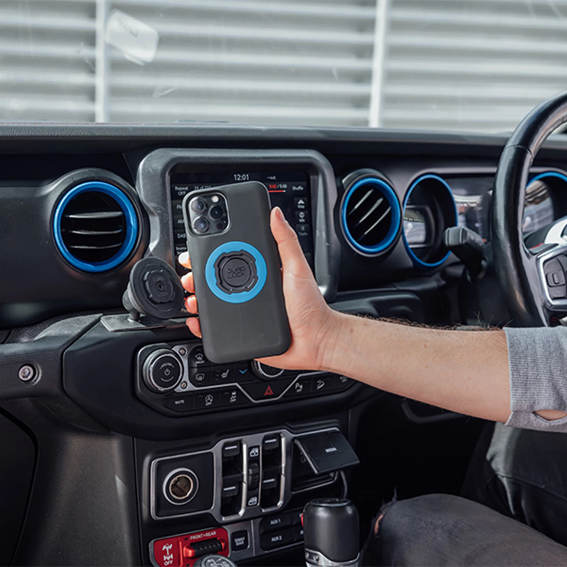 Drive ADHESIVEDASHMOUNT WCH GALMAGCASE BLUEMAGRING