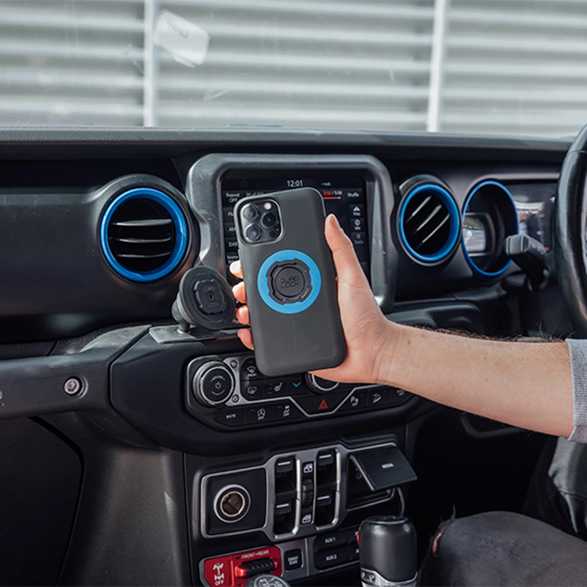 Drive ADHESIVEDASHMOUNT WCH GALMAGCASE BLUEMAGRING