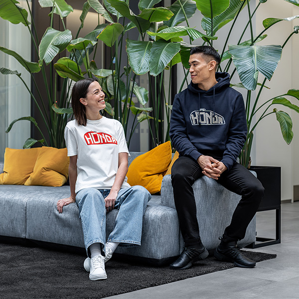 26YM Apparel Location Urban Fun 08AUD TTE 007 08AUD THD 003C