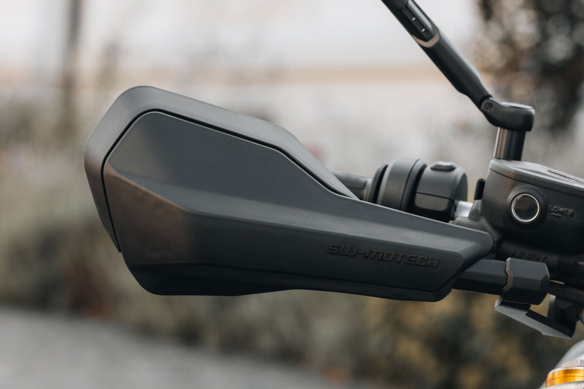 Hdg 00 220 2Xxxx B 3 Xl