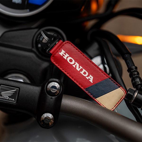 26YM Apparel Location Heritage 08AUD TAC 004 HONDA TRICOLOUR HTG KEYRING