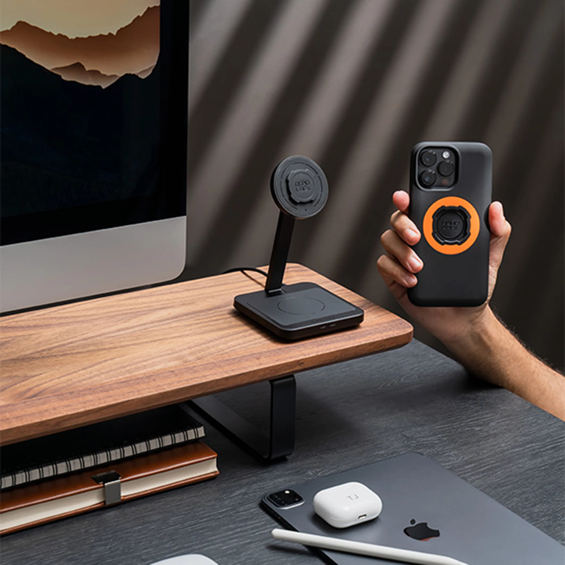 MAG Dualdesktopcharger IPHONE (1)