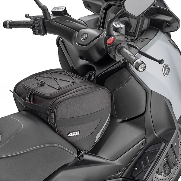 EASY15 Tunnel Bag Mounted On Givi Yamaha Xmax300techmax 25